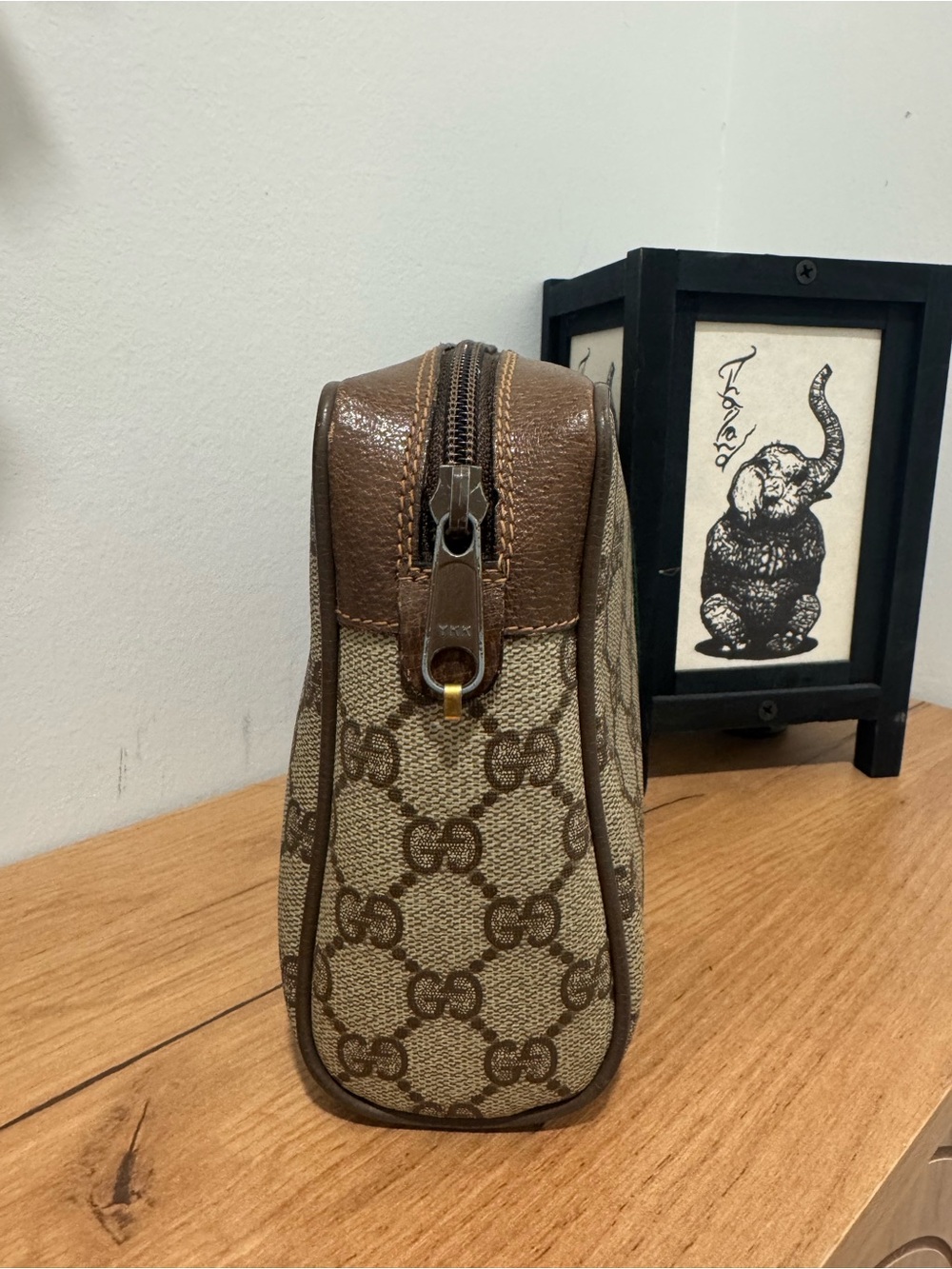 Vintage Gucci Beige GG Supreme Canvas Clutch Bag with Green and Red Stripe - Picture 5 of 16